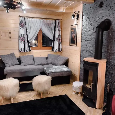 Domek Pod Tama بيت خشبي *