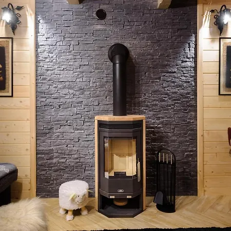 Domek Pod Tama بيت خشبي *