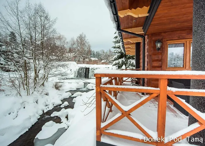 Domek Pod Tama بيت خشبي