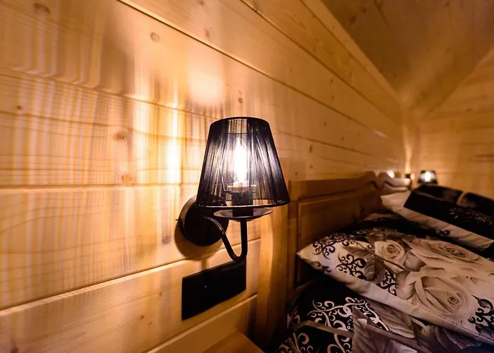 بيت خشبي Domek Pod Tama *